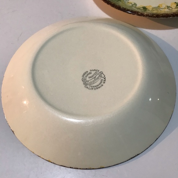 Vernonware Hawaiian Coral Plates - Picture 6 of 8